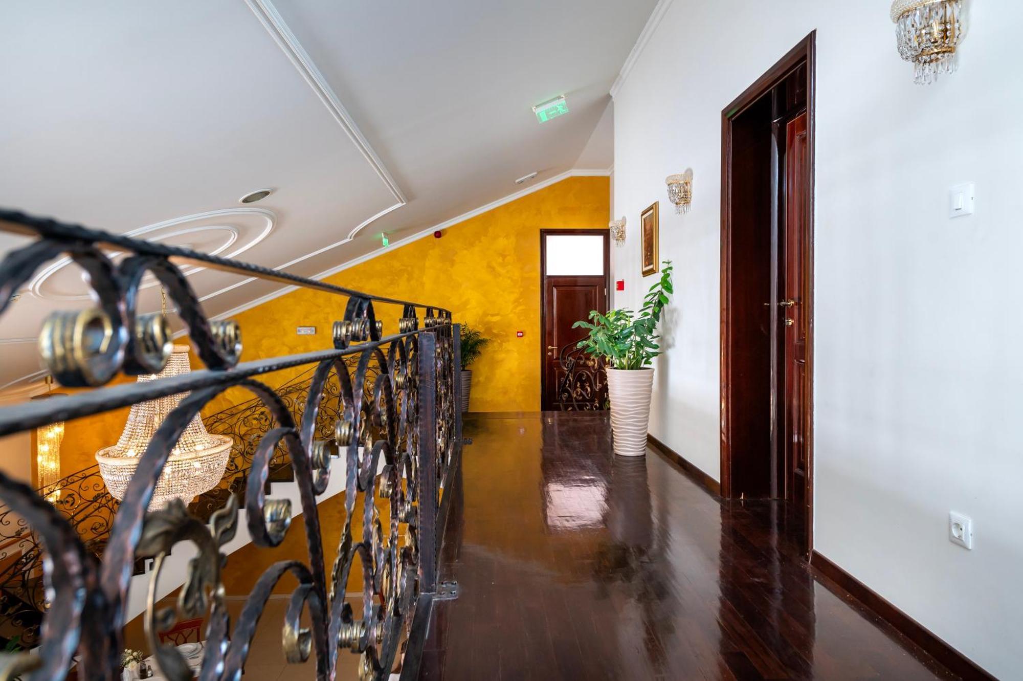 Guest Accommodation Atrium Gulin Лозовац Экстерьер фото