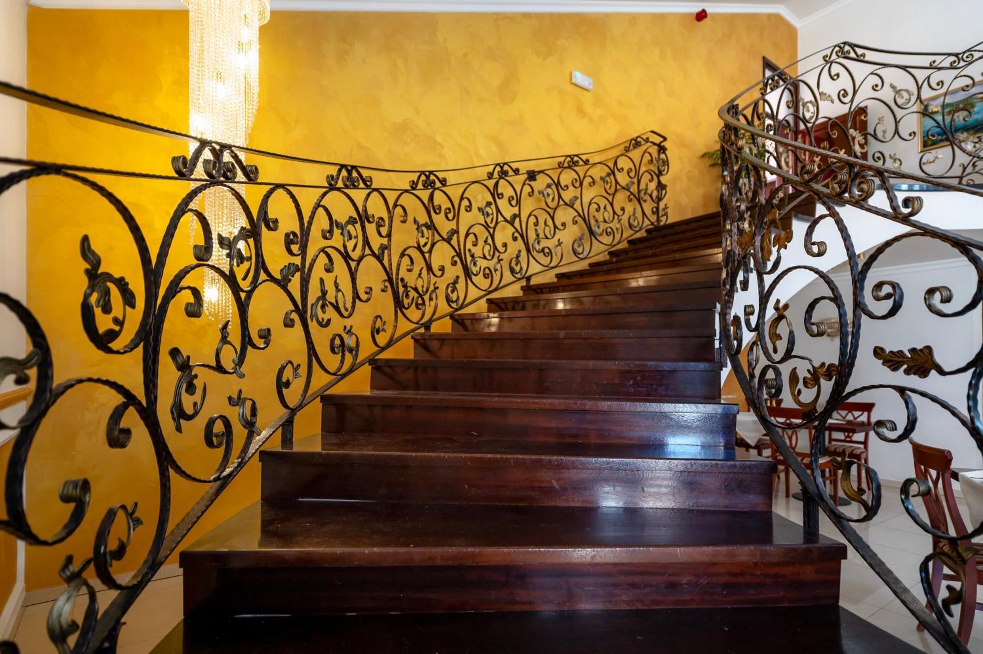 Guest Accommodation Atrium Gulin Лозовац Экстерьер фото