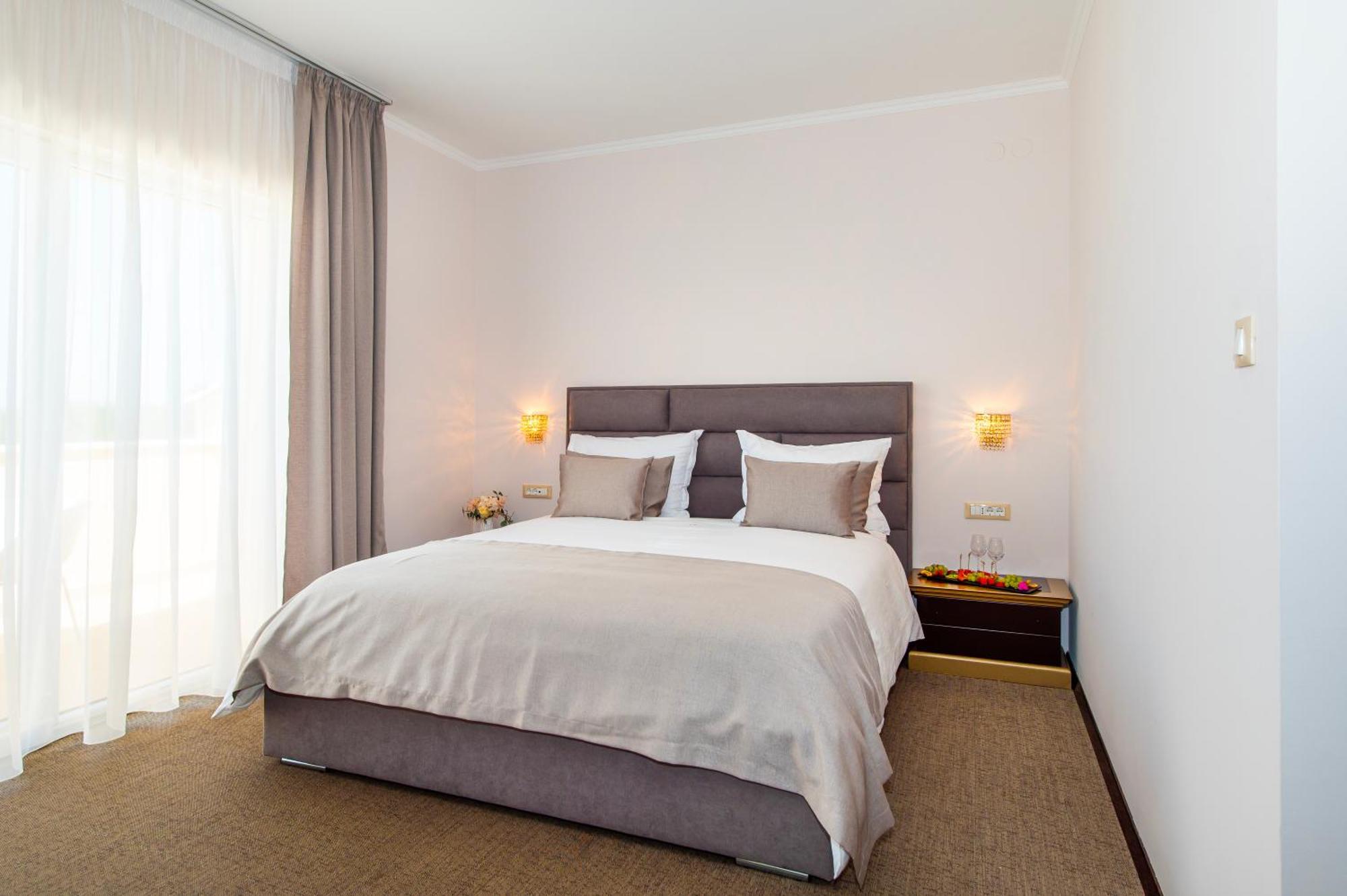 Guest Accommodation Atrium Gulin Лозовац Экстерьер фото