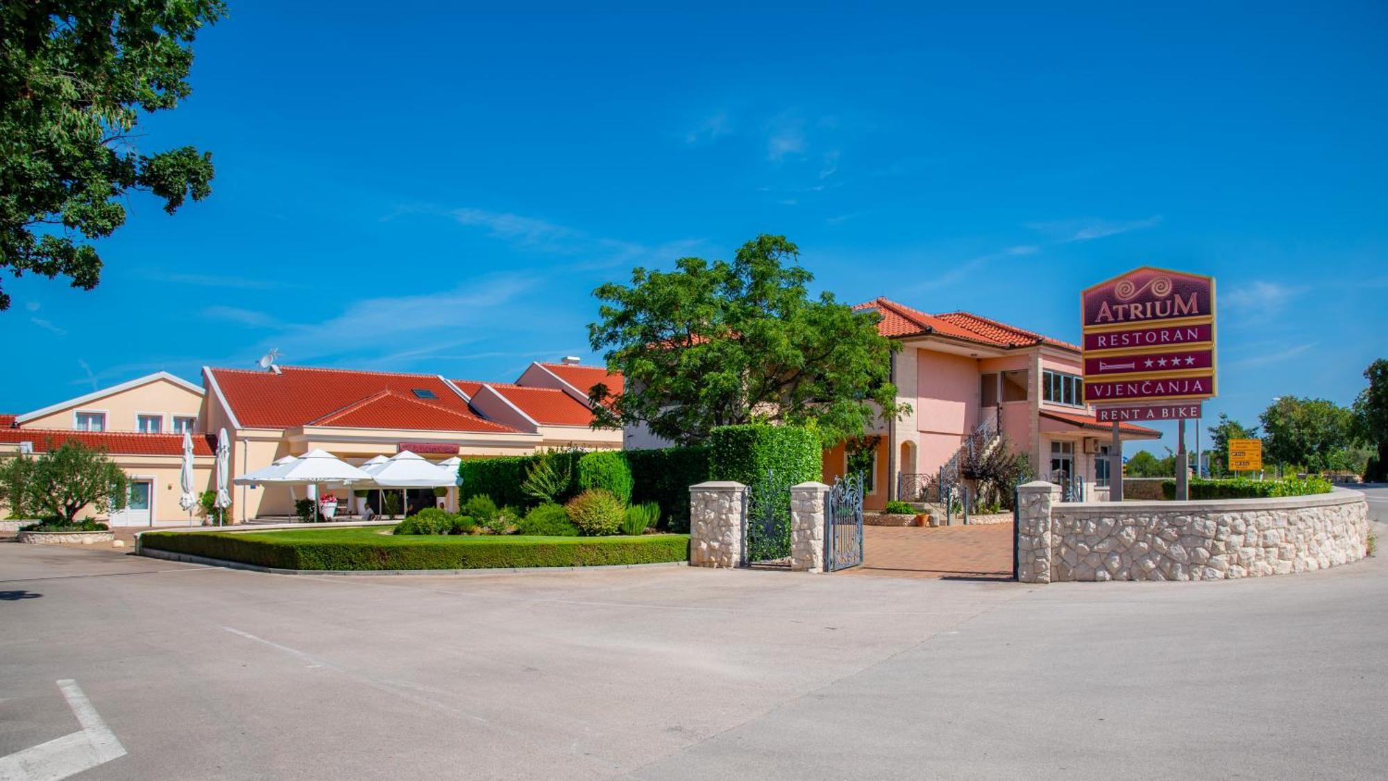 Guest Accommodation Atrium Gulin Лозовац Экстерьер фото