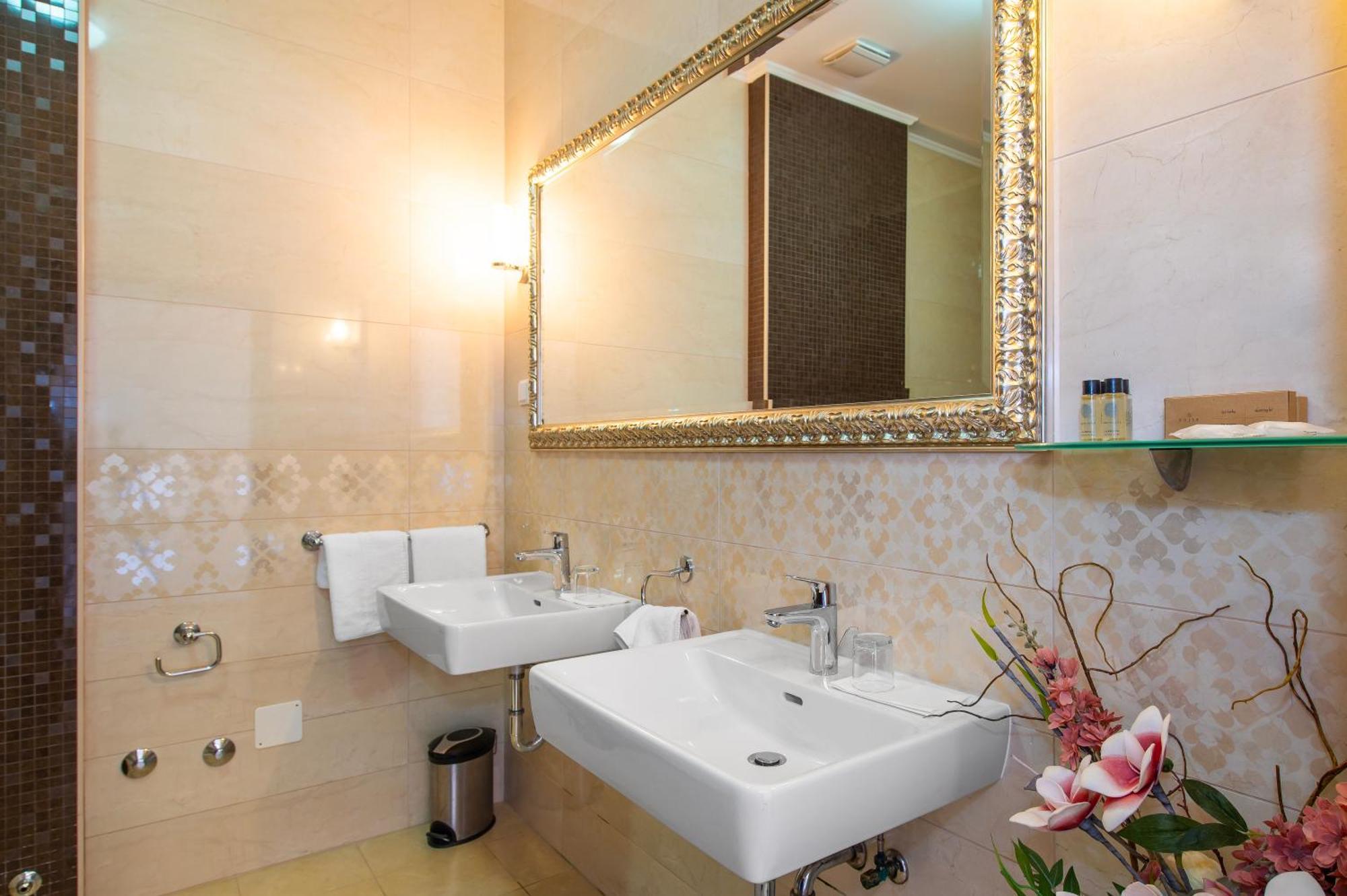 Guest Accommodation Atrium Gulin Лозовац Экстерьер фото